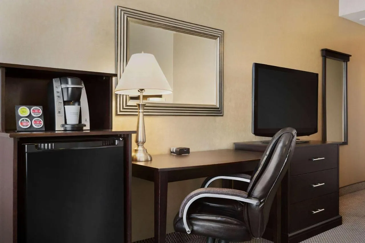 Travelodge By Wyndham Quebec City Hotel & Convention Centre 3*,  Canada