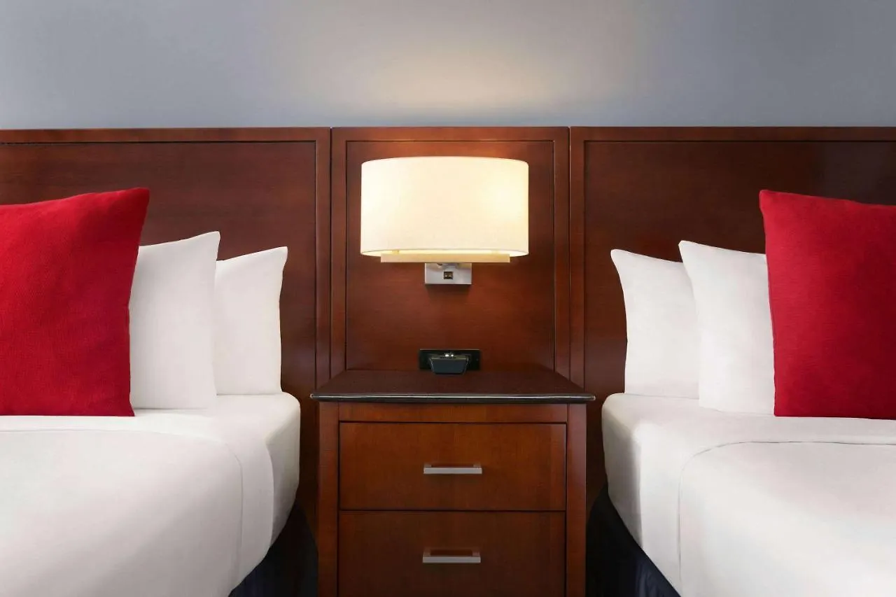 Travelodge By Wyndham Quebec City Hotel & Convention Centre 3*,
