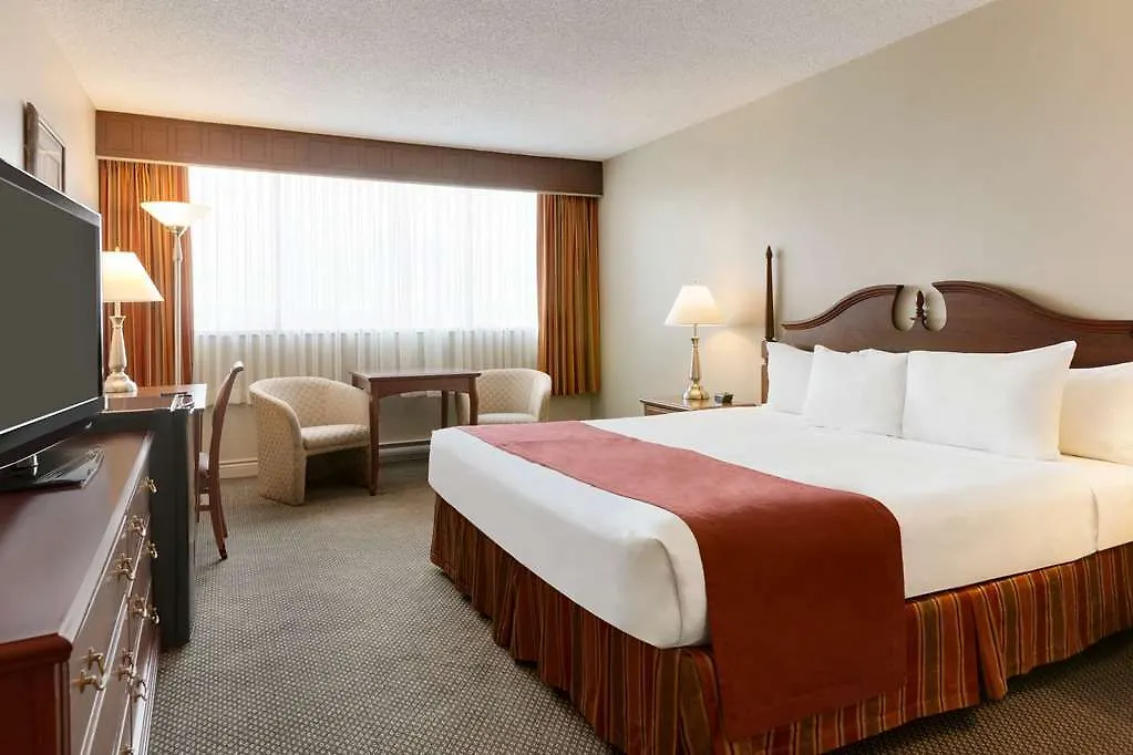 Travelodge By Wyndham Quebec City Hotel & Convention Centre 3*,  Canada
